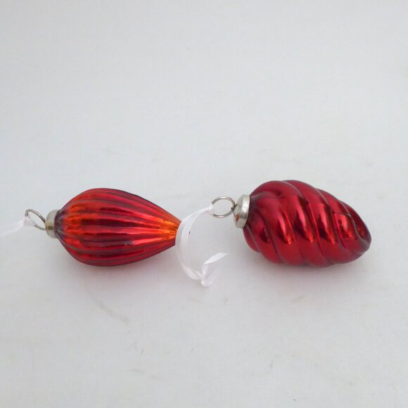 VINTAGE 5.5” CHRISTMAS GERMAN KUGEL STYLE RED RIBBED TEAR DROP GLASS ORNAMENTS - Picture 4 of 7